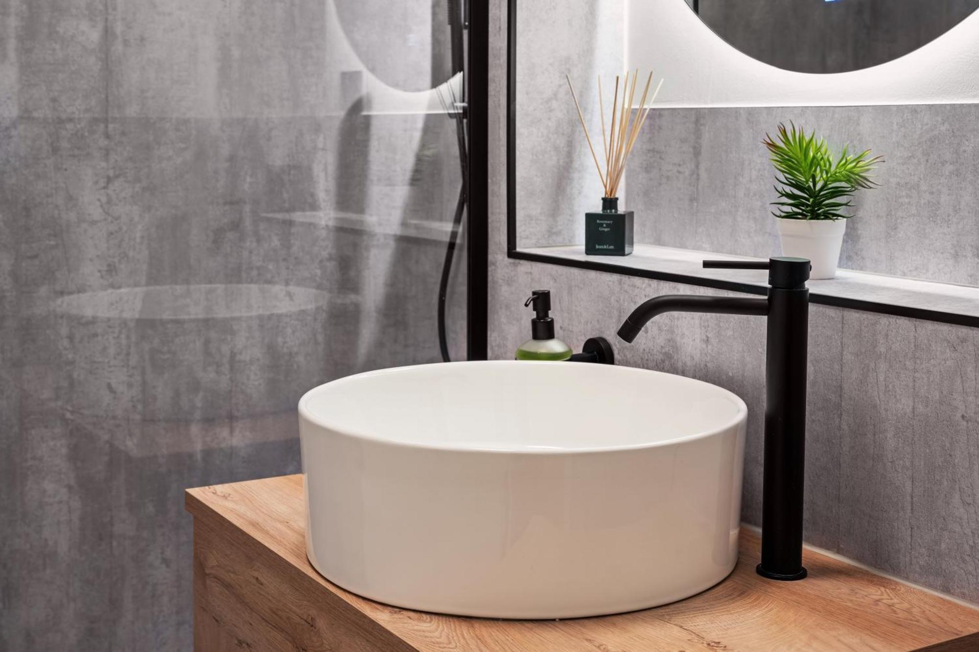 Edler Wohnraum Noble Stadtoase Mit Boxspringbett, Kaffeevollautomat, Lift & Parkplatz شيمنيتز المظهر الخارجي الصورة